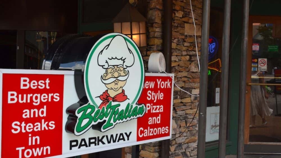 Gatlinburg Pizza Restaurants Offer a Slice of Happiness With Every Meal