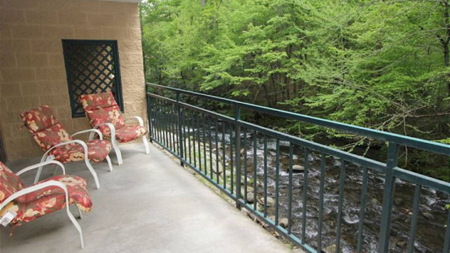 4 Reasons Why Gatlinburg Condo Rentals are Better Than Cabins