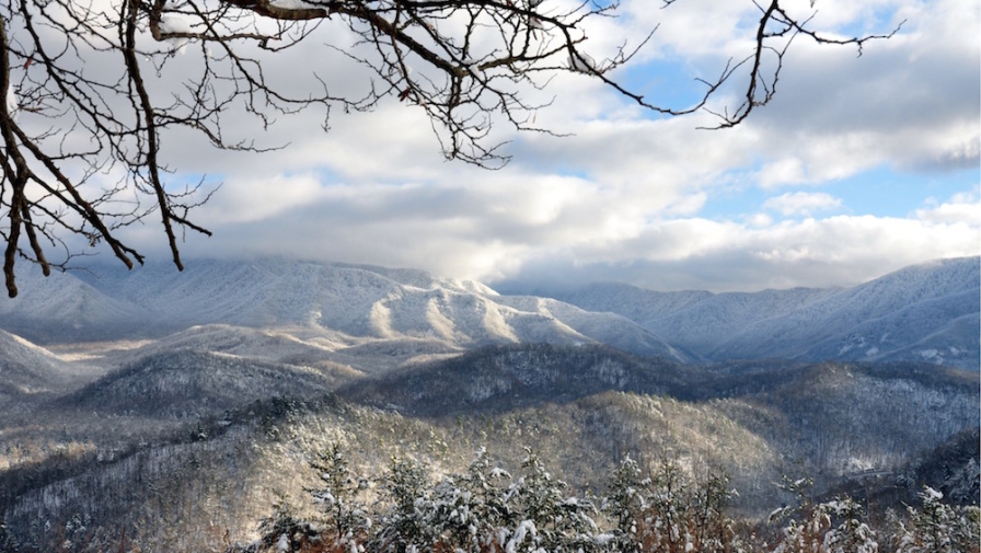 3 Reasons to Stay in Our Downtown Gatlinburg Tennessee Condo Rentals During Christmas