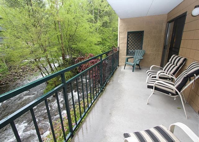 4 Benefits of Booking Our 2 Bedroom Condos in Gatlinburg TN