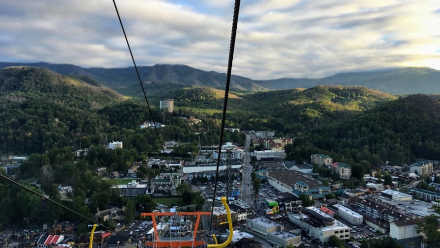 Top 4 Things You Need to Know About the Gatlinburg SkyDeck Attraction